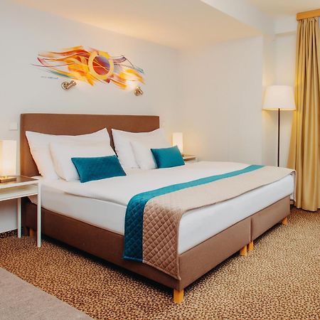 Colorfactory Spa Hotel - Czech Leading Hotels Praga Exterior foto
